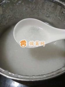 皮蛋瘦肉粥怎么做好吃 家常皮蛋瘦肉粥的做法