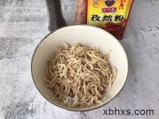 香辣烤鸡丝怎么做好吃 香辣烤鸡丝最正宗的做法