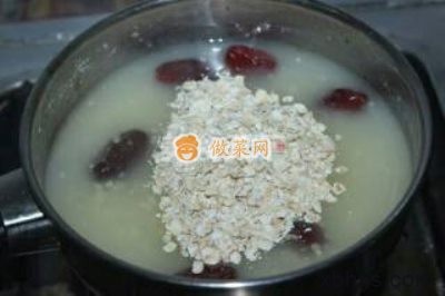 家常红枣小米燕麦粥的做法 红枣小米燕麦粥怎么做好吃