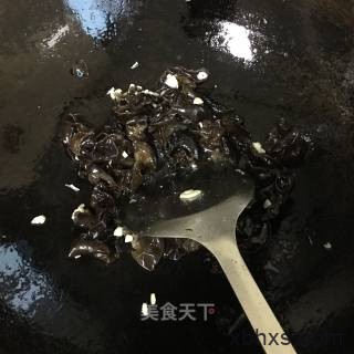 木耳炒丝瓜怎么做好吃 木耳炒丝瓜的家常做法