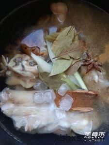 白萝卜海带炖猪蹄的做法