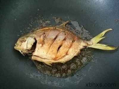 干烧金鲳鱼的做法