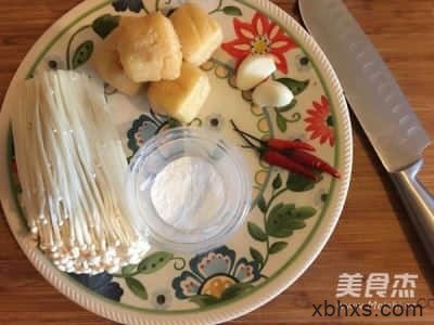 金针菇炒油豆腐的做法