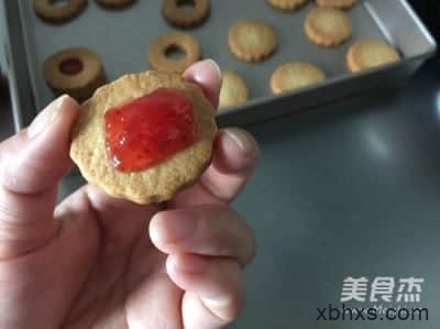 果酱夹心饼干的做法