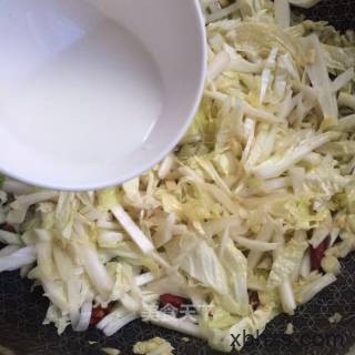 家常素炒白菜丝的做法 素炒白菜丝怎么做好吃