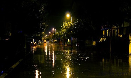 雨夜奇遇