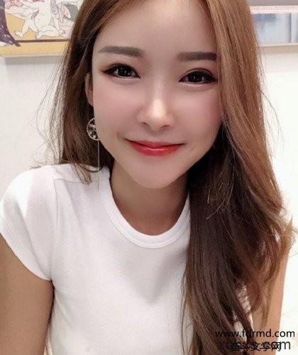 别忍着 叫出来就给你 我想听 在女儿的牛奶里加