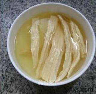 腐竹炒黄豆芽怎么做 腐竹炒黄豆芽的做法