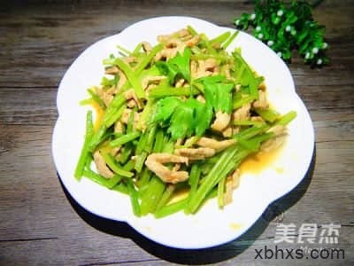 水芹菜炒肉丝的做法