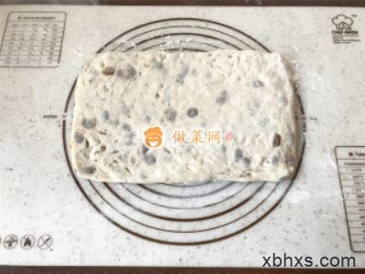 葡萄干坚果面包棍怎么做好吃 家常葡萄干坚果面包棍的做法