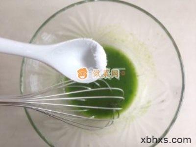 菠菜戚风蛋糕怎么做好吃 菠菜戚风蛋糕最正宗的做法