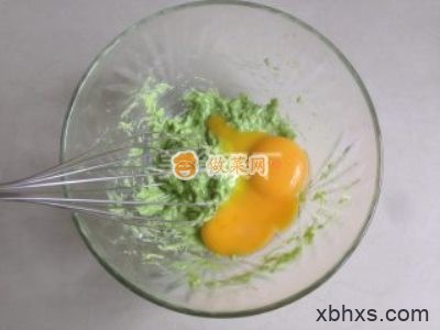 菠菜戚风蛋糕怎么做好吃 菠菜戚风蛋糕最正宗的做法