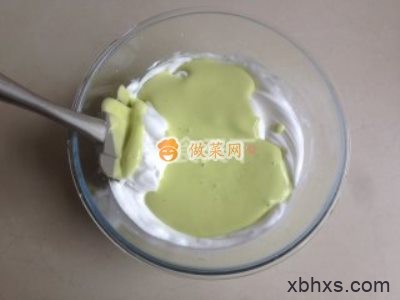 菠菜戚风蛋糕怎么做好吃 菠菜戚风蛋糕最正宗的做法