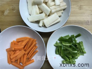 胡萝卜炒山药怎么做好吃 胡萝卜炒山药最正宗的做法