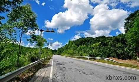 我爱阳光，阳光也爱我。
