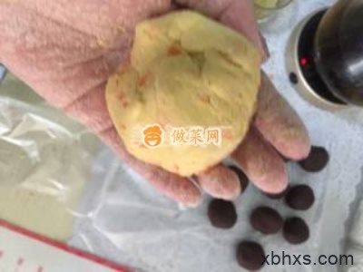 胡萝卜粗粮豆沙包怎么做 胡萝卜粗粮豆沙包的做法