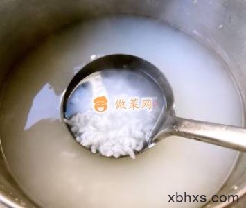 皮蛋瘦肉粥怎么做好吃 家常皮蛋瘦肉粥的做法