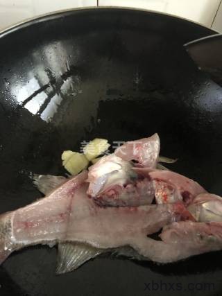 酸菜鲈鱼怎么做好吃 家常酸菜鲈鱼的做法