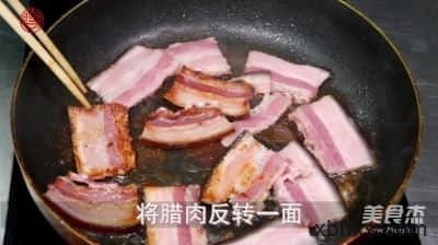 腊肉煎春笋的做法