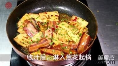 腊肉煎春笋的做法