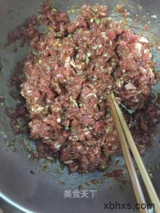 烤箱版韭菜肉包子最正宗的做法 家常烤箱版韭菜肉包子的做法