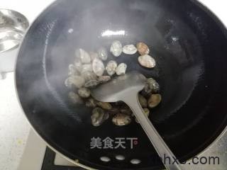 怎么做酸辣花甲米线最好吃 酸辣花甲米线怎么做好吃