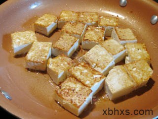 六宝豆腐煲怎么做好吃 家常六宝豆腐煲的做法
