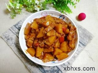 五花肉炖土豆怎么做好吃 家常五花肉炖土豆的做法