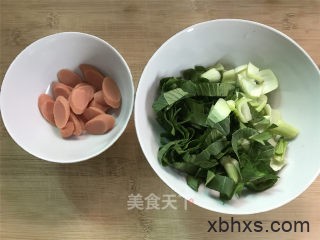 青菜鸡蛋炒面怎么做好吃 青菜鸡蛋炒面最正宗的做法