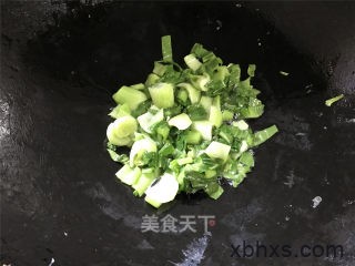 青菜鸡蛋炒面怎么做好吃 青菜鸡蛋炒面最正宗的做法