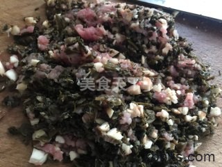 酸菜小饼怎么做 酸菜小饼的做法