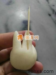 小白兔豆沙包怎么做好吃 小白兔豆沙包的家常做法