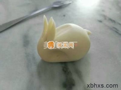 小白兔豆沙包怎么做好吃 小白兔豆沙包的家常做法