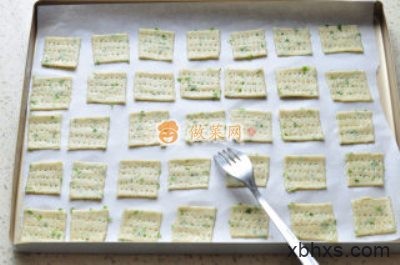 家常燕麦葱香苏打饼干的做法 燕麦葱香苏打饼干怎么做好吃