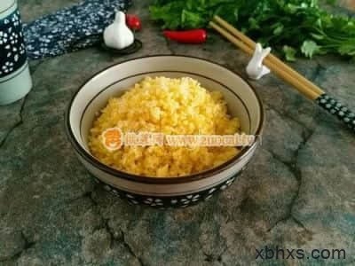 铁锅捞小米饭的做法
