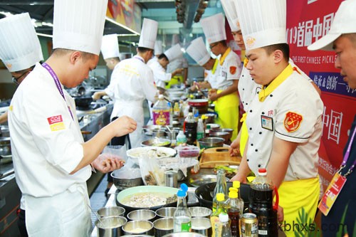 中烹协主办：2019首届中国酸菜鱼出品大赛总决赛，在北京“酸爽”上演