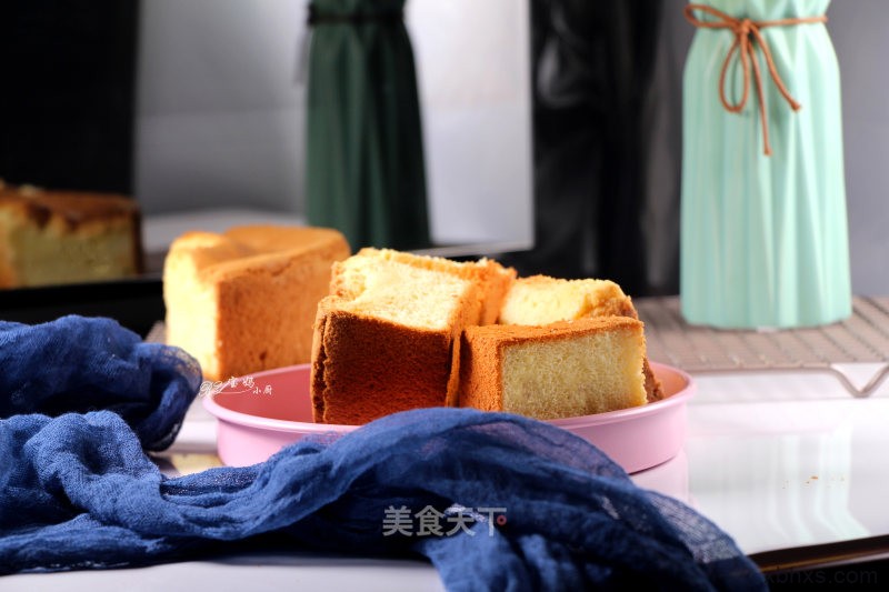 八寸戚风蛋糕怎么做好吃 八寸戚风蛋糕的家常做法