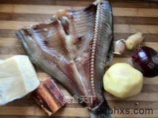 芝士腊肉焗咸鱼怎么做好吃 家常芝士腊肉焗咸鱼的做法