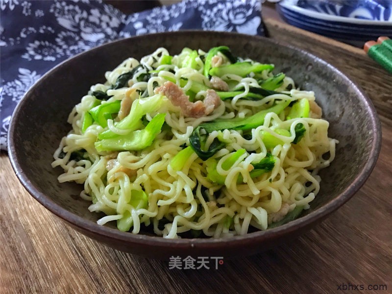 青菜肉丝炒面怎么做好吃 青菜肉丝炒面的家常做法