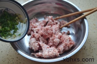 酸汤大肉莲菜水饺怎么做 酸汤大肉莲菜水饺的做法