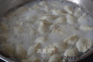 酸汤大肉莲菜水饺怎么做 酸汤大肉莲菜水饺的做法