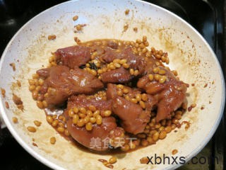 黄豆焖猪手怎么做好吃 黄豆焖猪手最正宗的做法