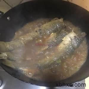 酱焖梭鱼的做法