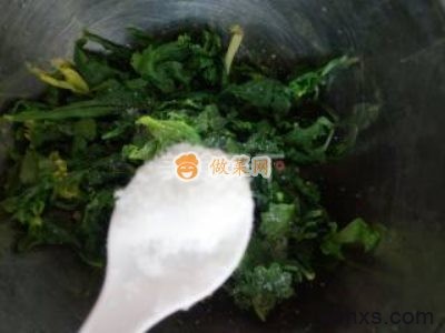 凉拌芹菜叶怎么做好吃 家常凉拌芹菜叶的做法