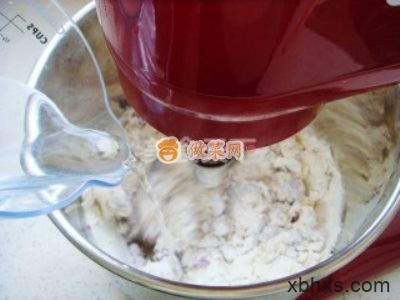 紫薯葡萄干欧包怎么做 紫薯葡萄干欧包的做法