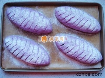 紫薯葡萄干欧包怎么做 紫薯葡萄干欧包的做法