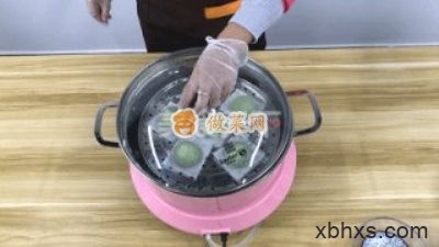 怎么做咸蛋黄肉松青团最好吃 咸蛋黄肉松青团怎么做好吃