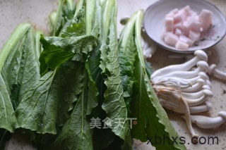 白玉菇炒小白菜怎么做好吃 白玉菇炒小白菜最正宗的做法