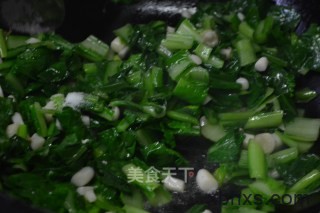 白玉菇炒小白菜怎么做好吃 白玉菇炒小白菜最正宗的做法