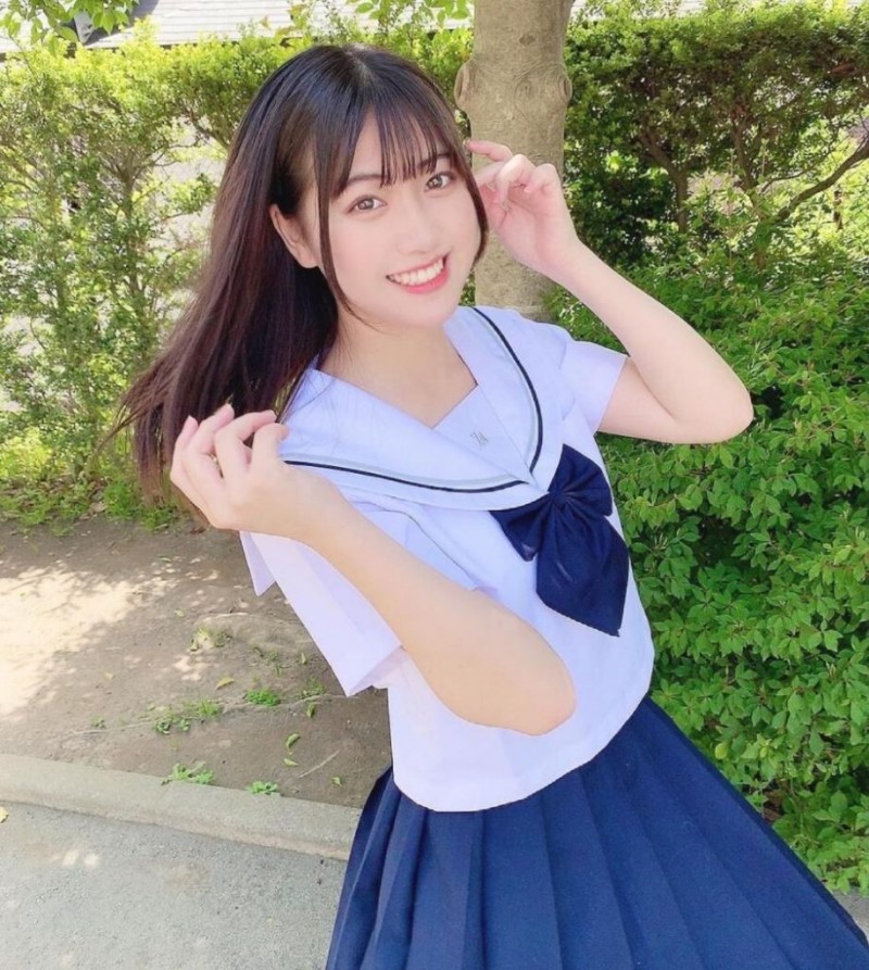 17岁的笑容!和泉芳怜女子高中生雪肤感受初恋般心动!